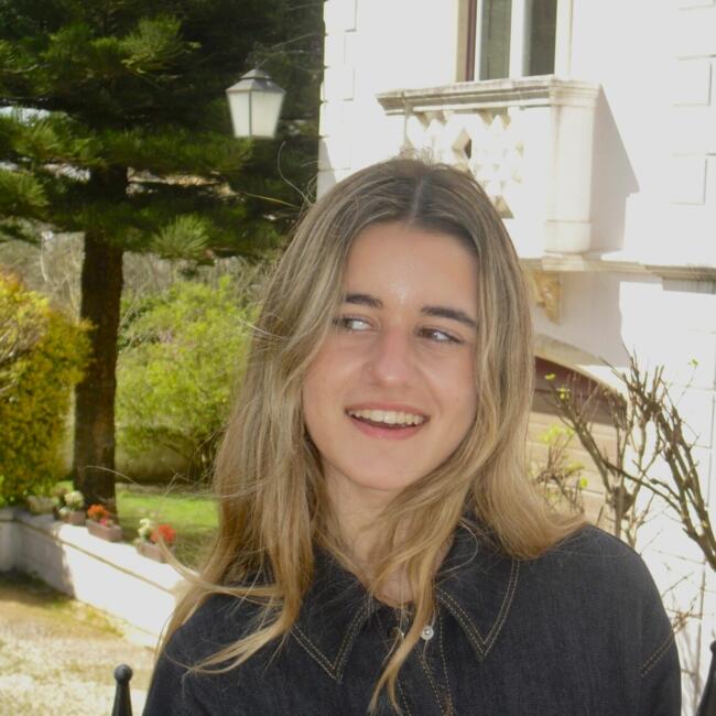 Babysitter in Cascais: Inês