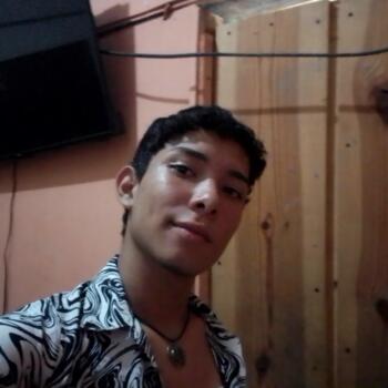 Baby-sitter in David: Christopher Estrada