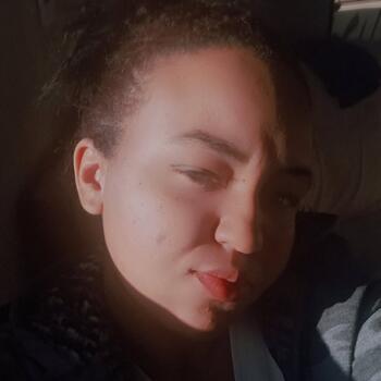 Babá em Goiânia: Camila