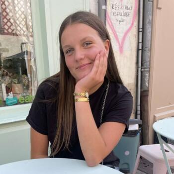 Babysitter Saint-Sulpice-la-Forêt: Julie