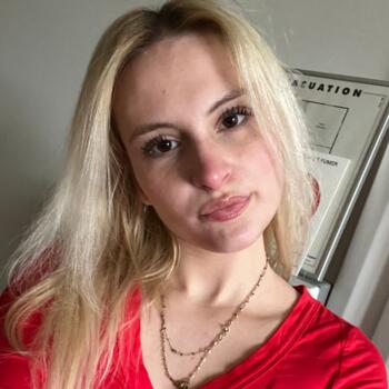 Babysitter in Gemeaux: Leane