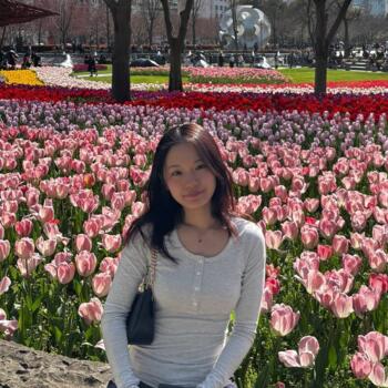 Babysitter in Singapore: Yiqiu