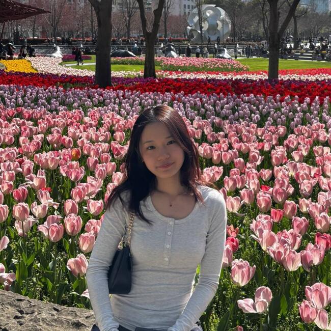Babysitter in Singapore: Yiqiu