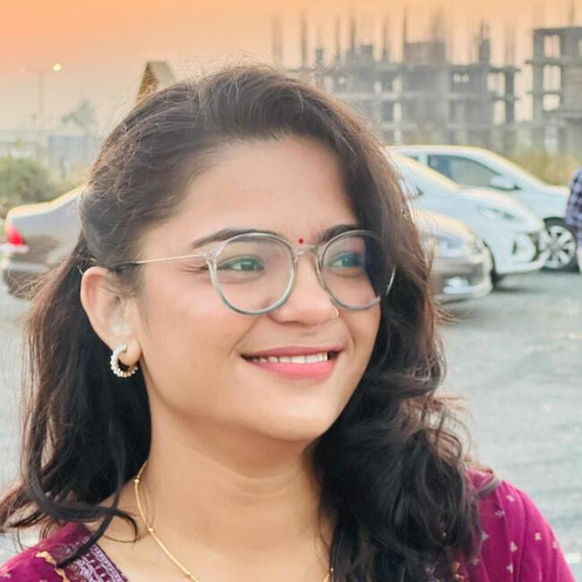 Babysitter in Surat: Hitiksha
