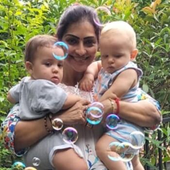 Babysitter in Singapore: Shoda