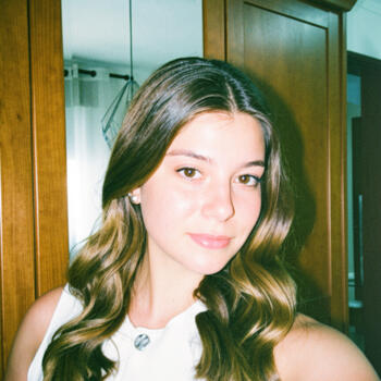 Babysitter in Famões: Lara