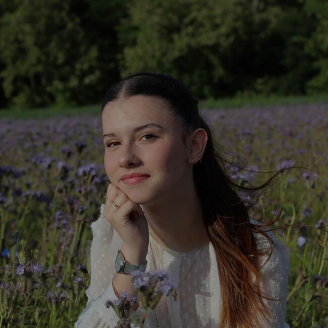 Babysitter in Tours: Yeliz