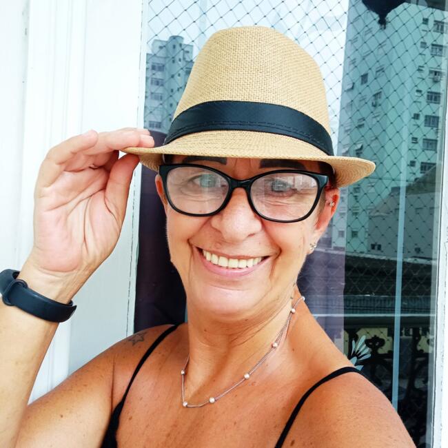 Babysitter in São Vicente: Cristina