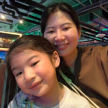 Babysitting job in Geelong: babysitting job Jie Ning