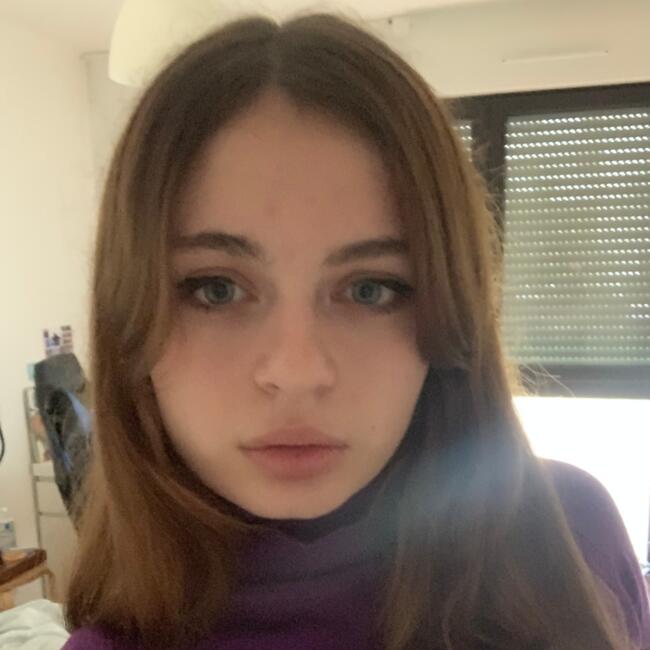 Babysitter in Artigues-près-Bordeaux: Maëhlyne