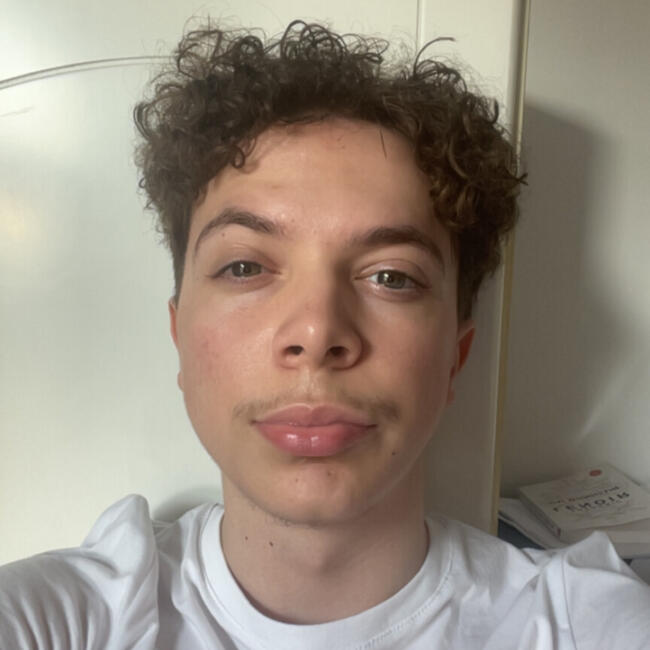 Babysitter in Saint-Gilles: Antoine