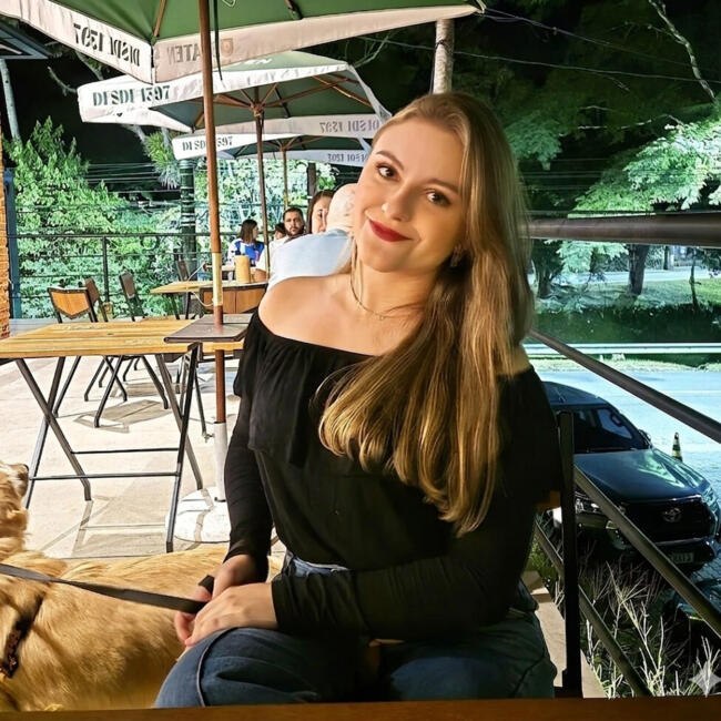 Babá em Petrópolis: Laura