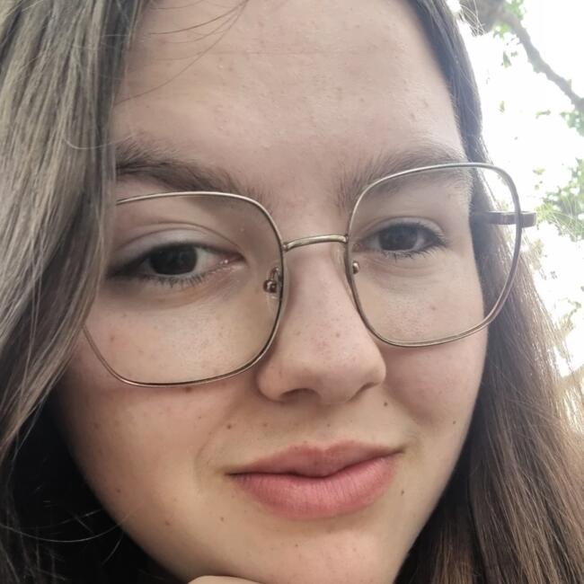 Babysitter in Rousson: Cloé