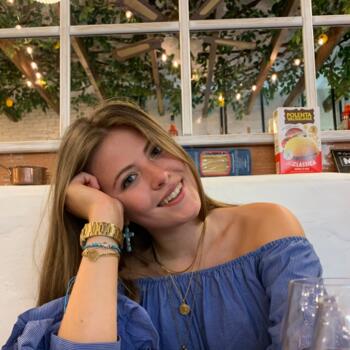 Babysitter in Angers: Clara