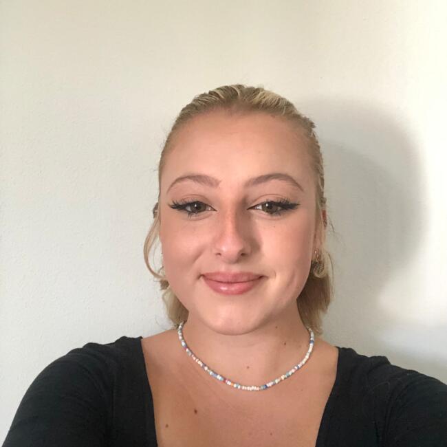 Babysitter a Ferrara: Giulia