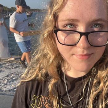 Babysitter in Newport News: Tara