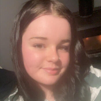 Babysitter in Invercargill: Alora