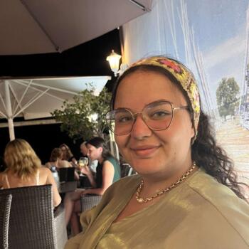 Babysitter in Saint-Denis: Ines