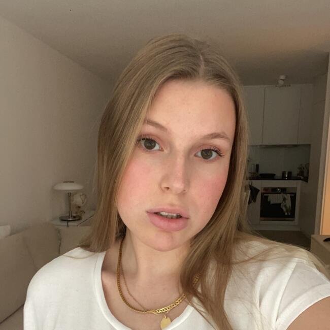 Babysitter in Luxembourg: Eva