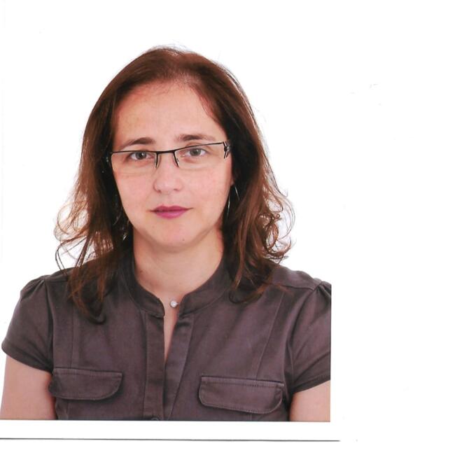 Babysitter in Serzedo (Distrito do Porto): Sara