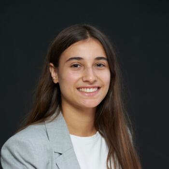 Babysitter in Montgeron: Elena