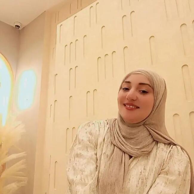 Babysitter in Abū Ḩummuş: Noha