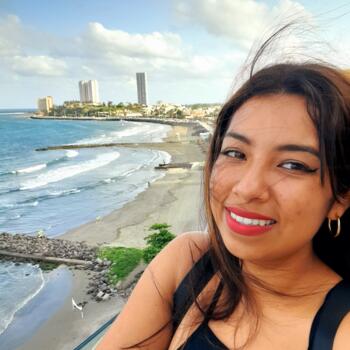Baby-sitter in Saint-Albert: Perla