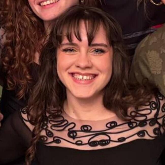 Babysitter in Cergy: Lola