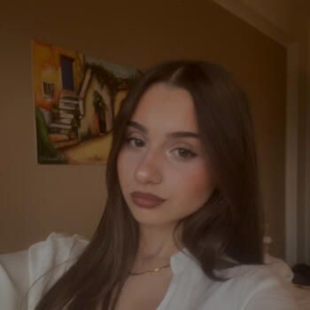 Babysitter in Rome: Maya