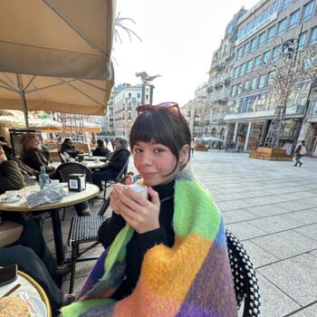 Babysitter in Vila Nova de Gaia: Andrielly Zia