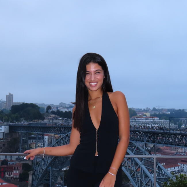 Babysitter in Porto: Malak