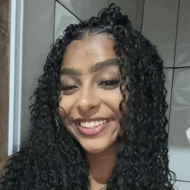 Babysitter in Macaé: Ágatha