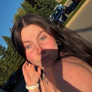 Babysitter Oshawa: Emily