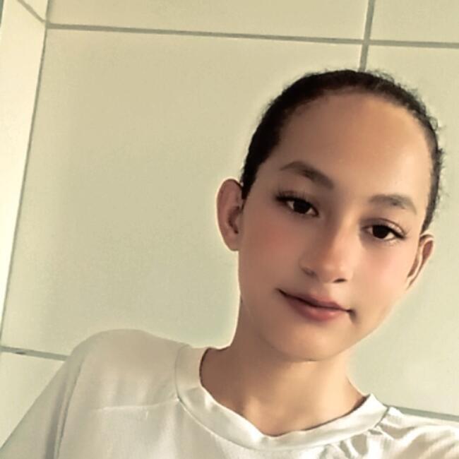 Babysitter in Guarujá: Larissa