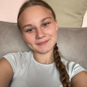 Babysitter in La Louvière: Hailye