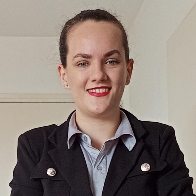 Babysitter in Tours: Ambre