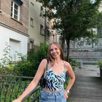 Babysitter in Saint-Amand-les-Eaux: Meline