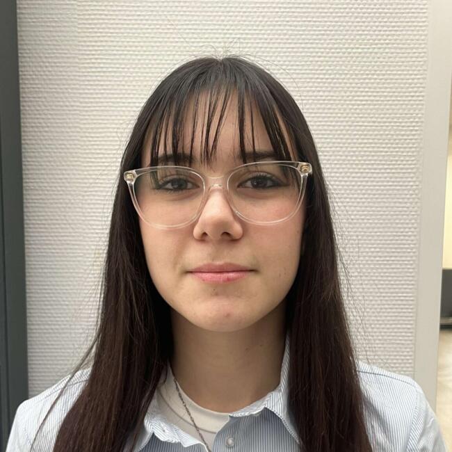 Babysitter in Jassans-Riottier: Emmy