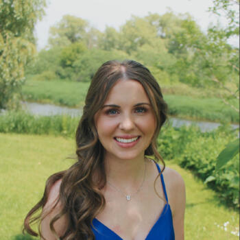 Babysitter Barrie: Ava