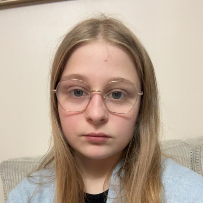 Babysitter in Dunkirk: Lyna