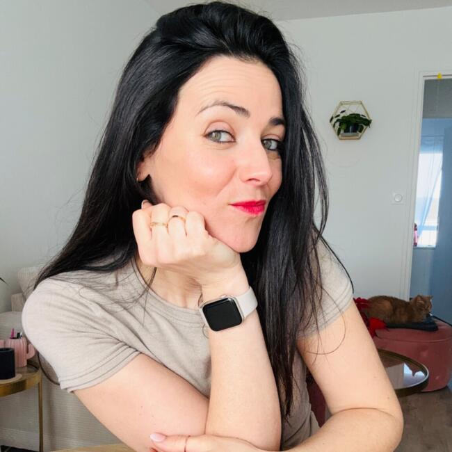 Babysitter in Paris: Elodie
