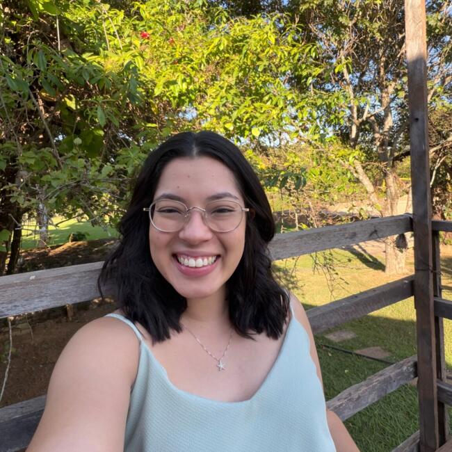 Babysitter in Aparecida de Goiânia: Júlia