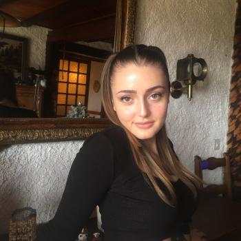 Baby-sitter in Hyères: Mélinda