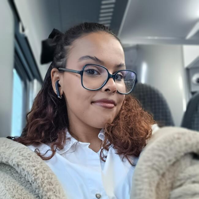 Babysitter in Liège: Aliya-Rose