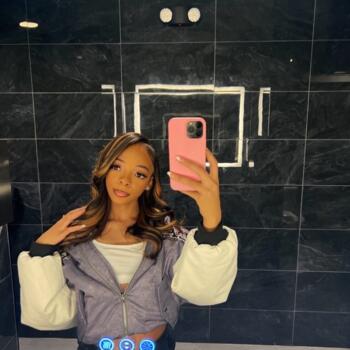 Babysitter Bowie: Maya