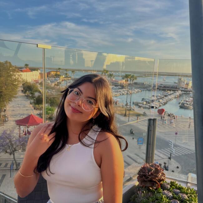 Babysitter in Faro: Carla