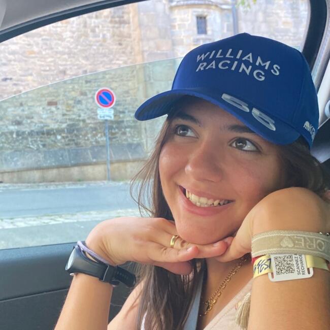 Babysitter in La Brûlatte: Charline