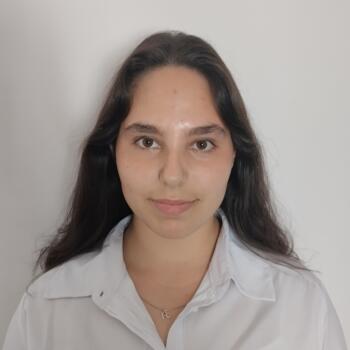 Babysitter em Belas: Raquel