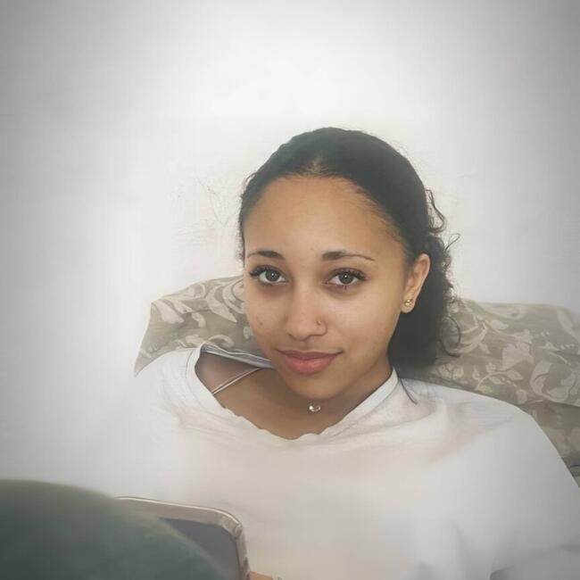 Babysitter in Montreuil: Mayliss