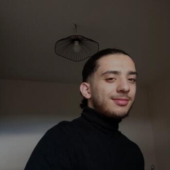 Babysitter in Longchamp: Adil